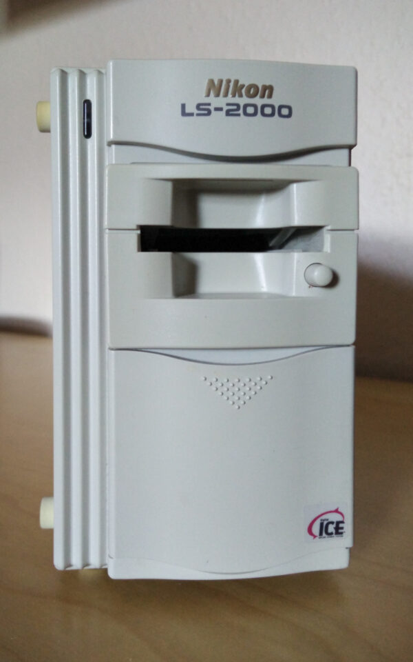 Brugt Nikon LS-2000 filmscanner der sælges af Jan Høst-Aaris tlf. 21664018